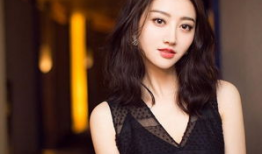 娱乐圈吃瓜背景图女生,揭秘“吃瓜女孩”背后的故事